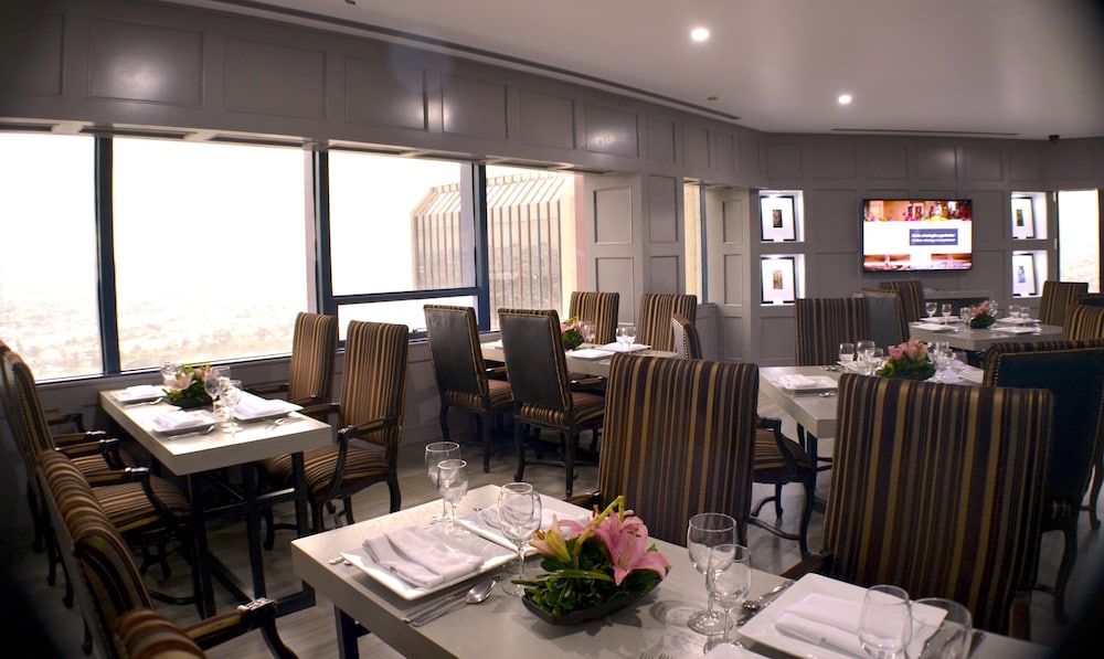 Grand Hotel Tijuana 63/77