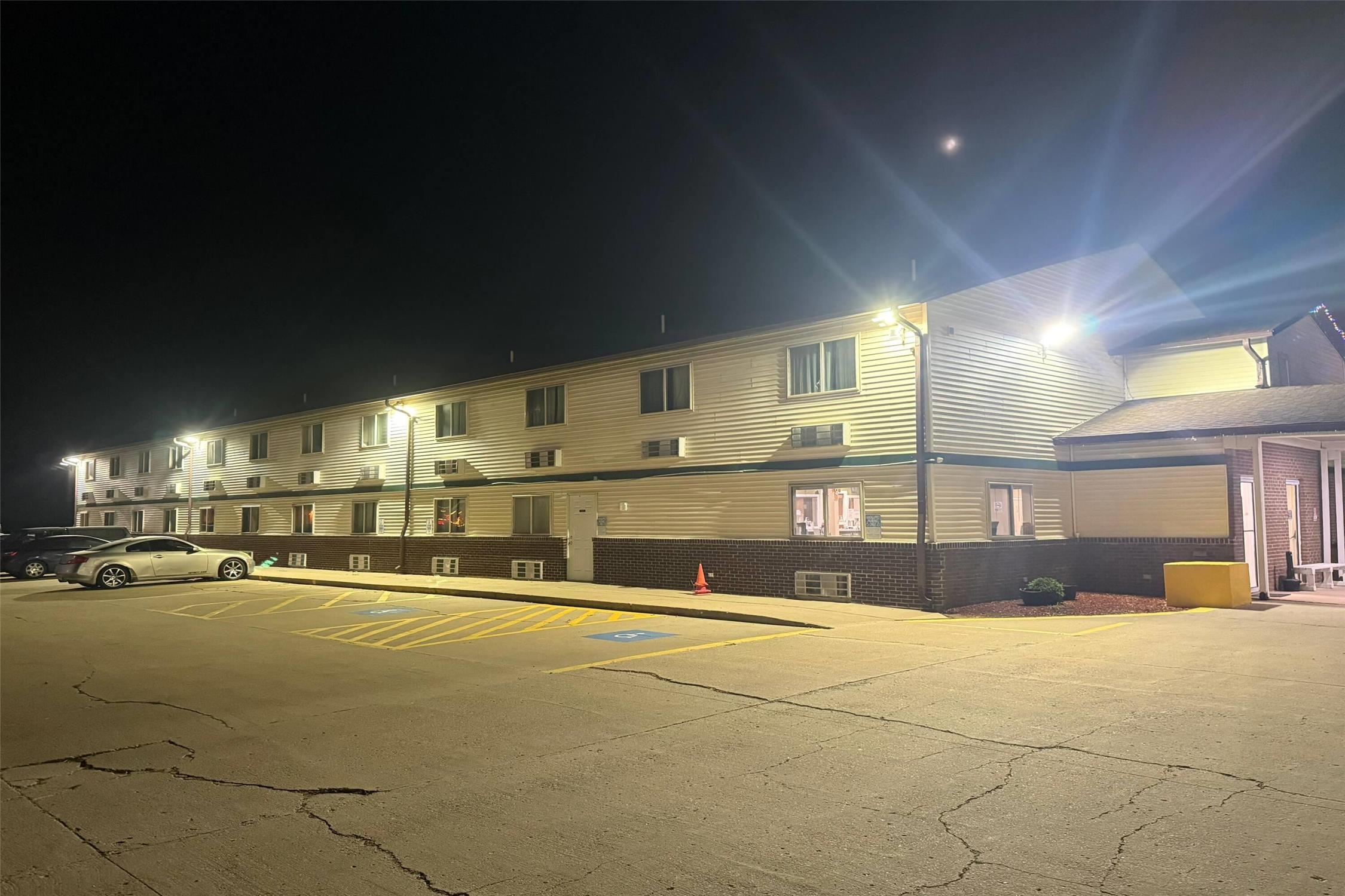 Super 8 By Wyndham Mendota 15/16