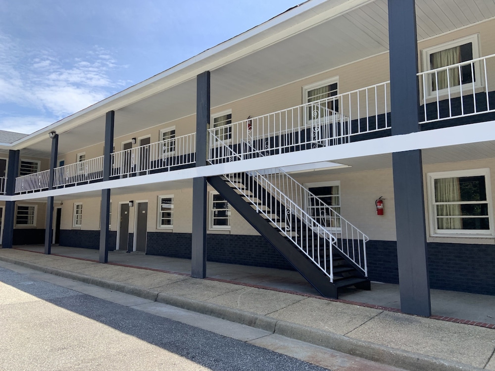 Birchwood Suites 39/50
