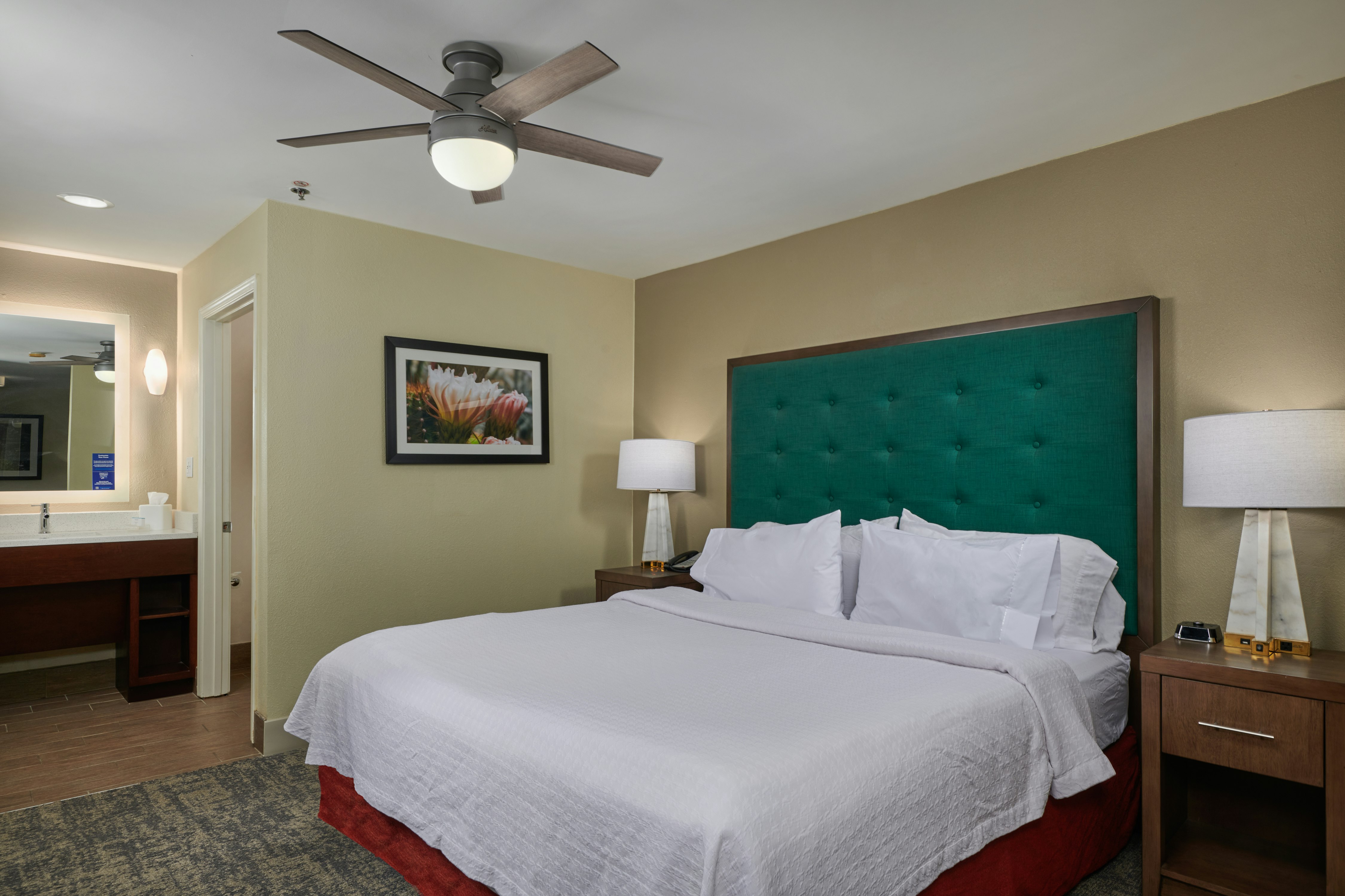 STUDIO, SUITE, QUEEN BED