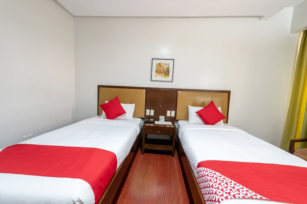 Capital O 176 Bliss Hotel 28/60