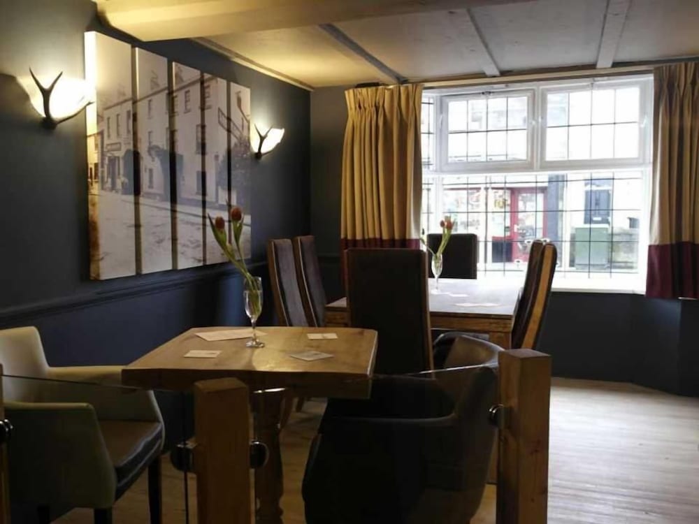 The Lion Pub With Rooms 54/63