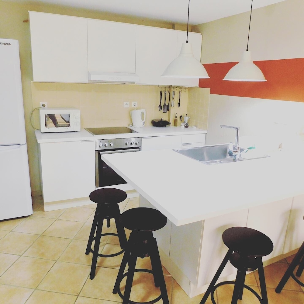 Elizabeth Suites 37/50