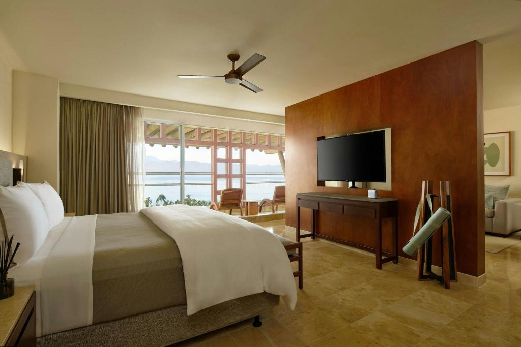 Heavenly, Panoramic, Suite, King Bed, Ocean View, Sofa, High Floor