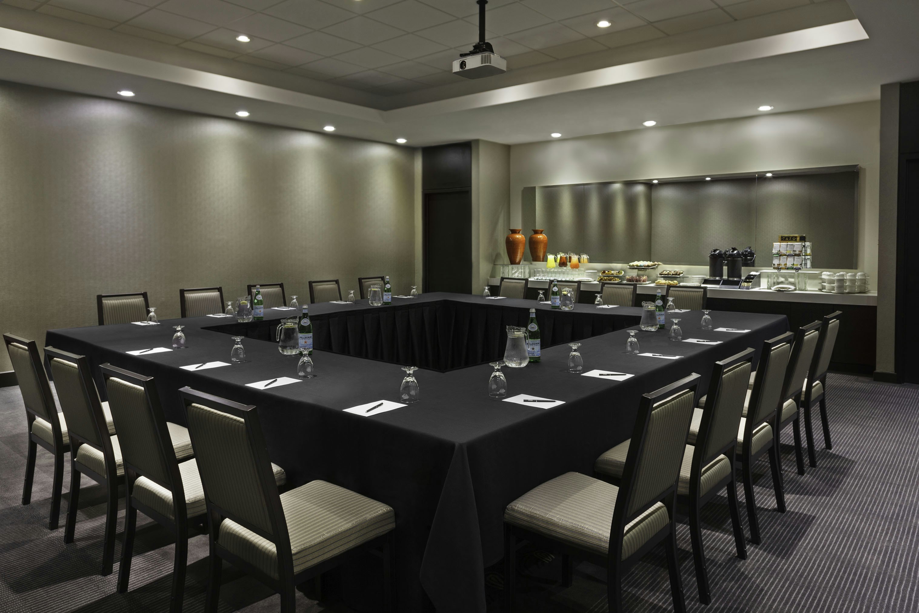 Hilton Toronto Markham Suites Conference Centre Spa 82/87
