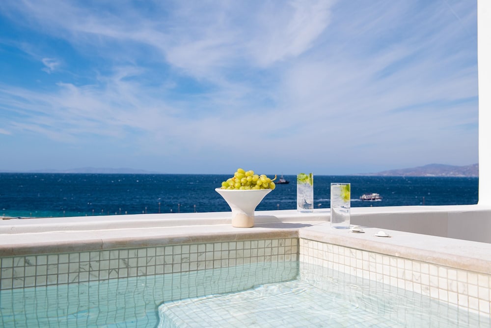 Porto Mykonos Hotel 66/69