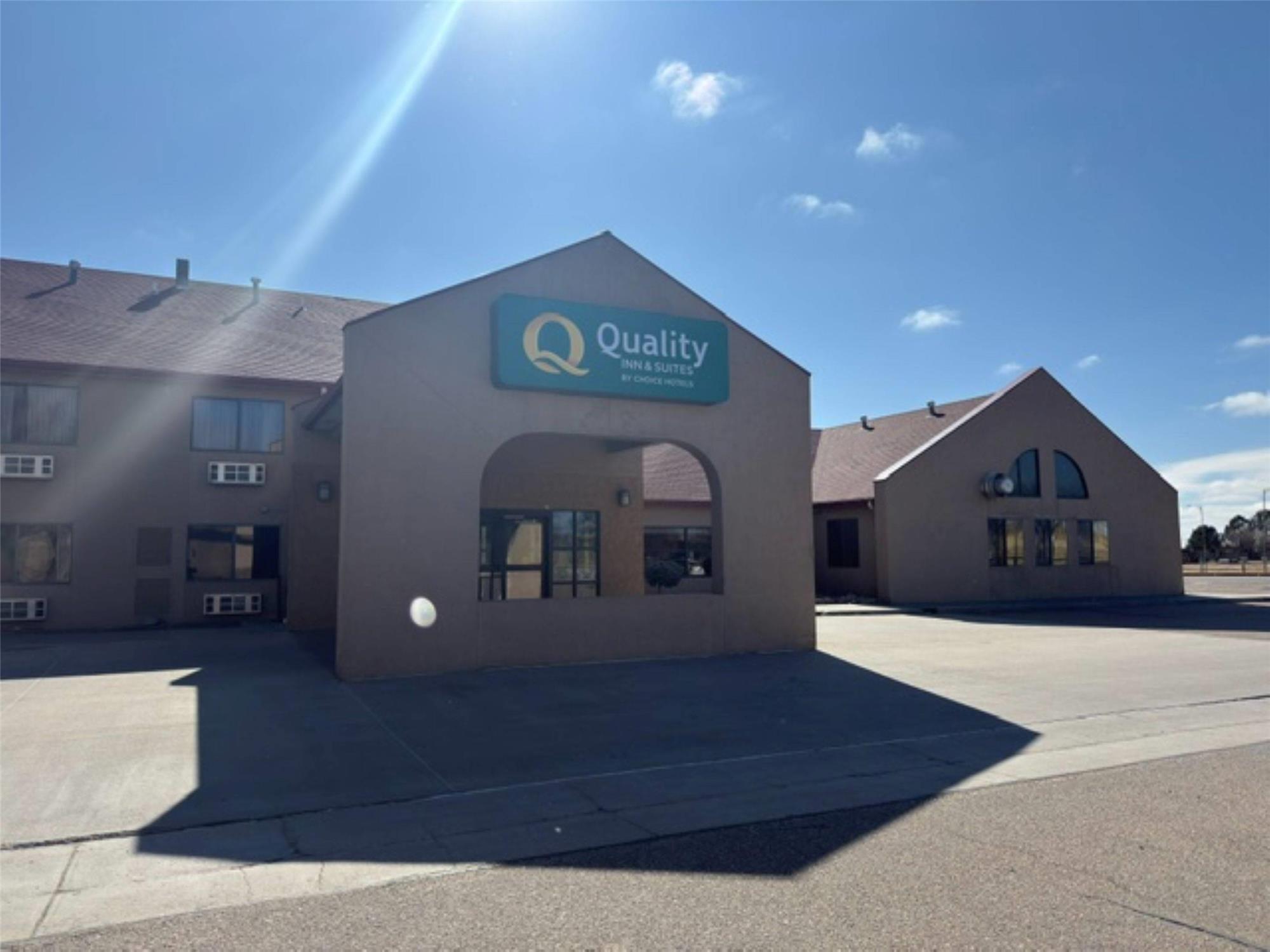 Quality Inn & Suites Colby, KS 50/51