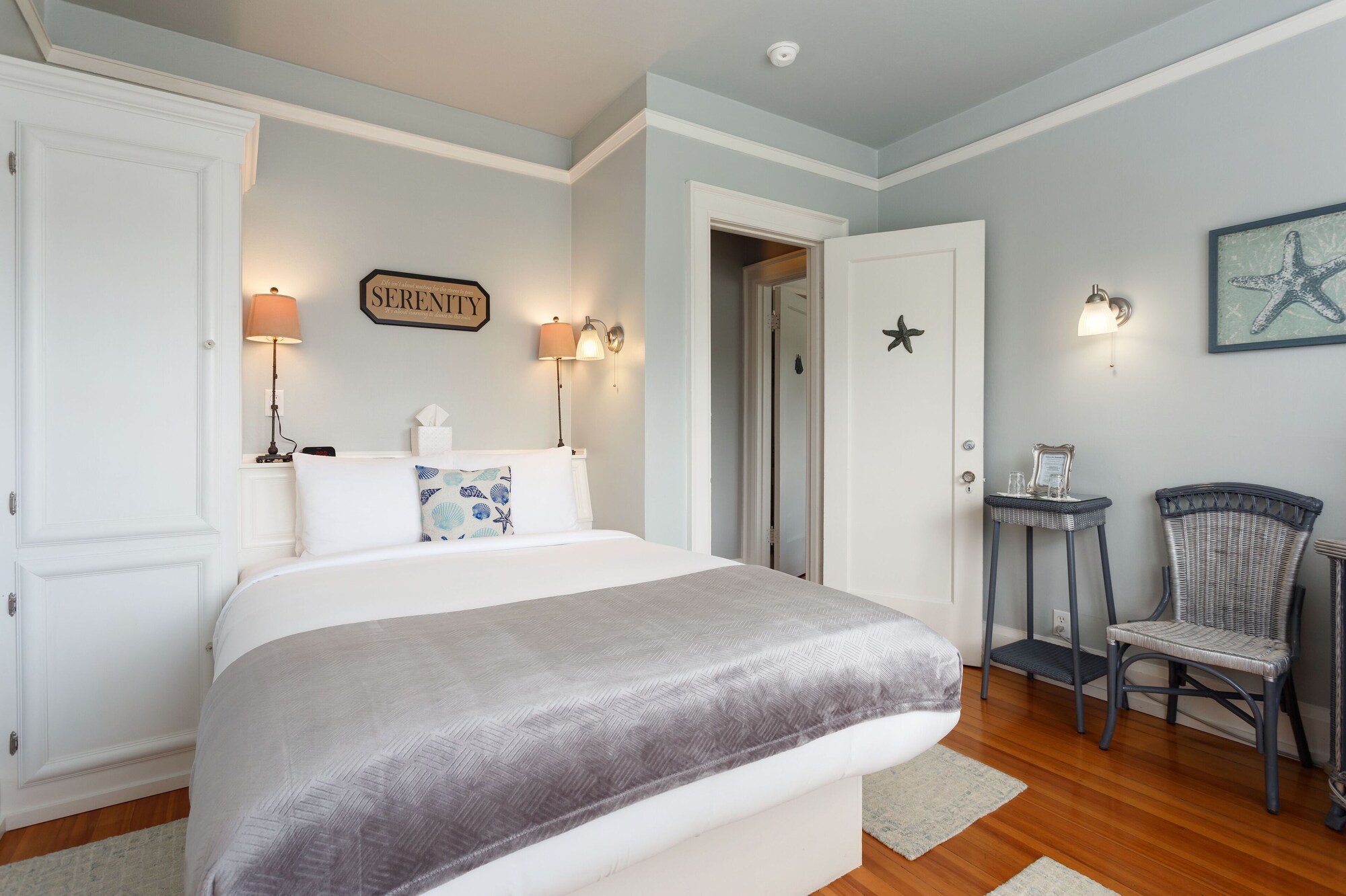Reef, Queen Bed
