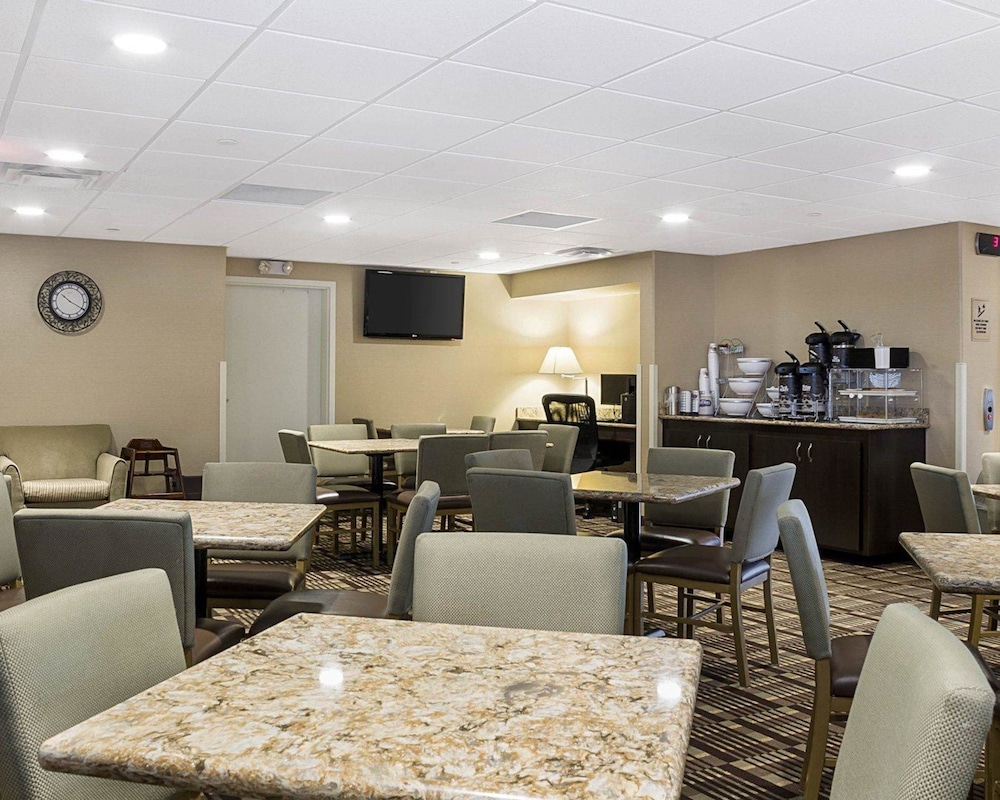 MainStay Suites Bismarck 17/25