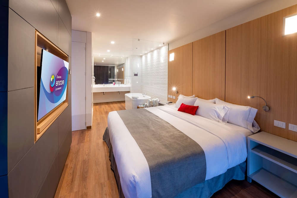 RELAX, SUITE, KING BED