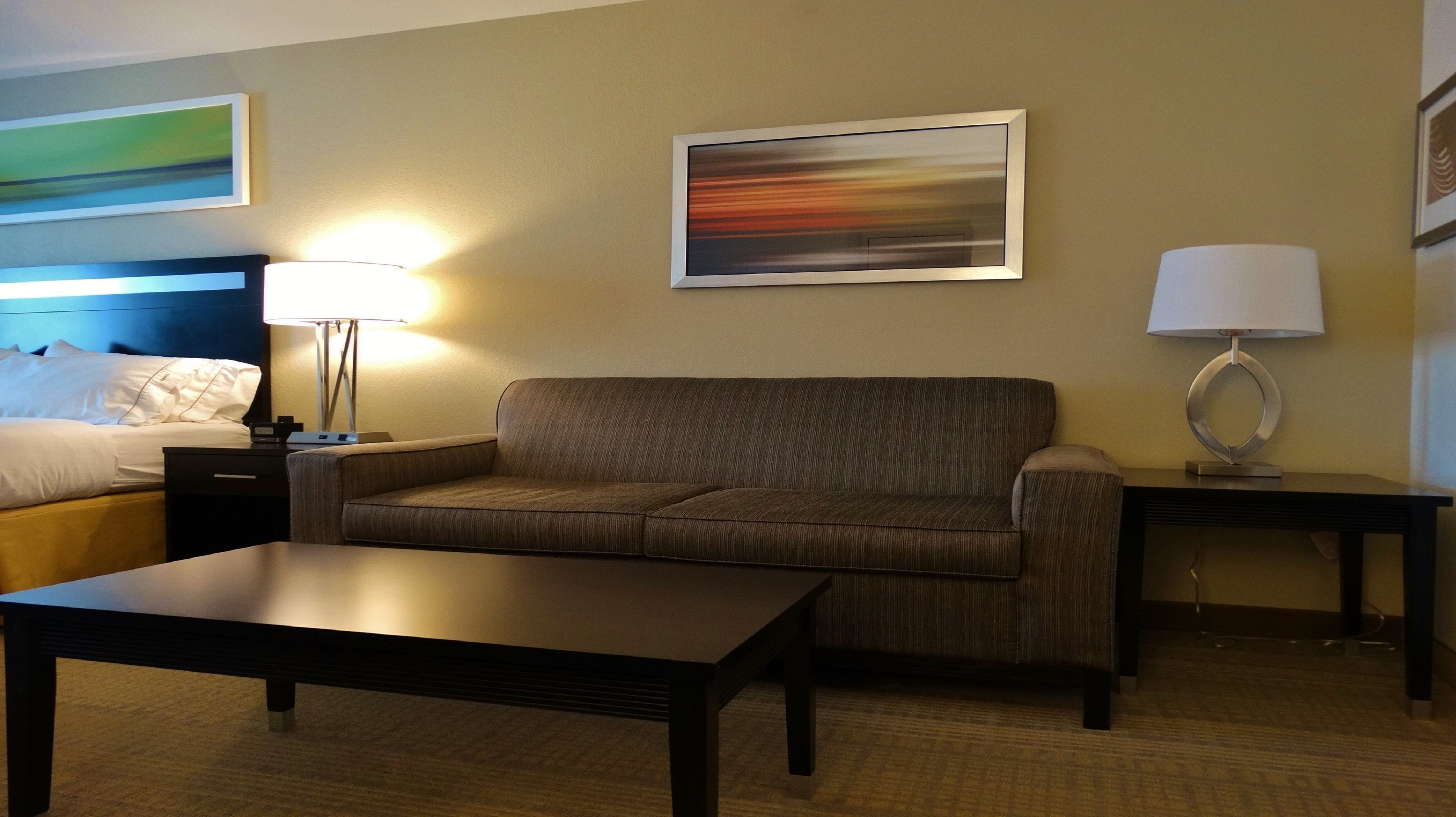 Holiday Inn Express And Suites Montgomery 54/76
