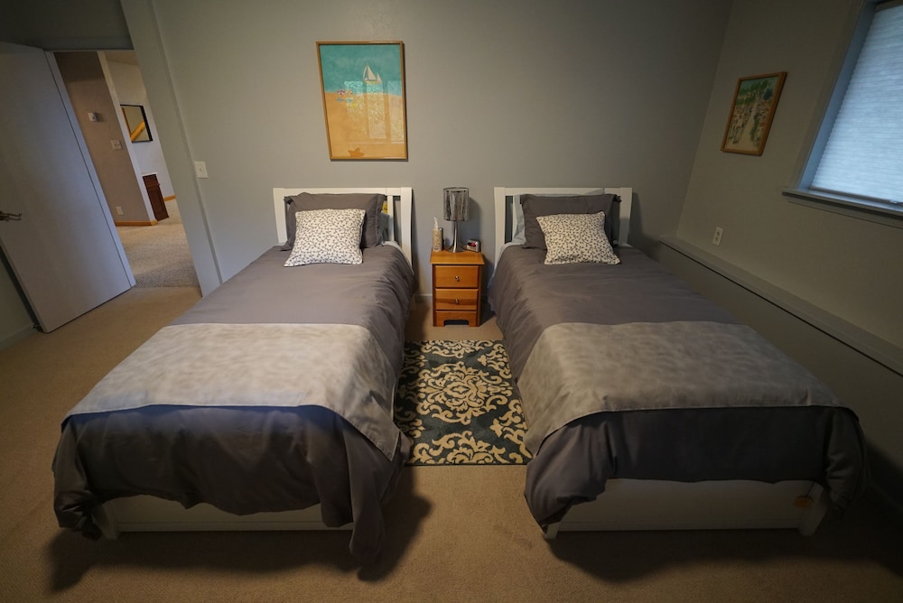 MapleRidge House: A BnB For All Seasons 22/50