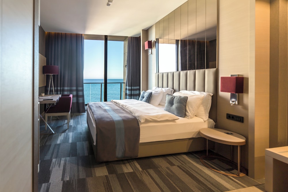 Vista Hotel 13/30
