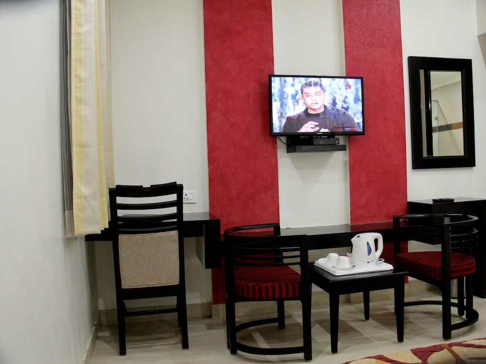 Clarks Inn Mathura 22/26