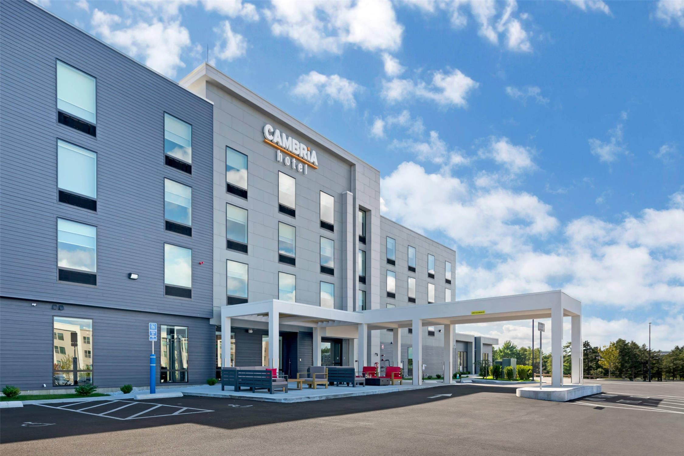 Cambria Hotel & Suites Plymouth 27/30