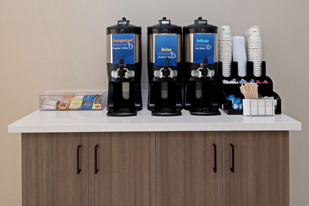 Best Western Valencia/Six Flags Inn & Suites 35/59