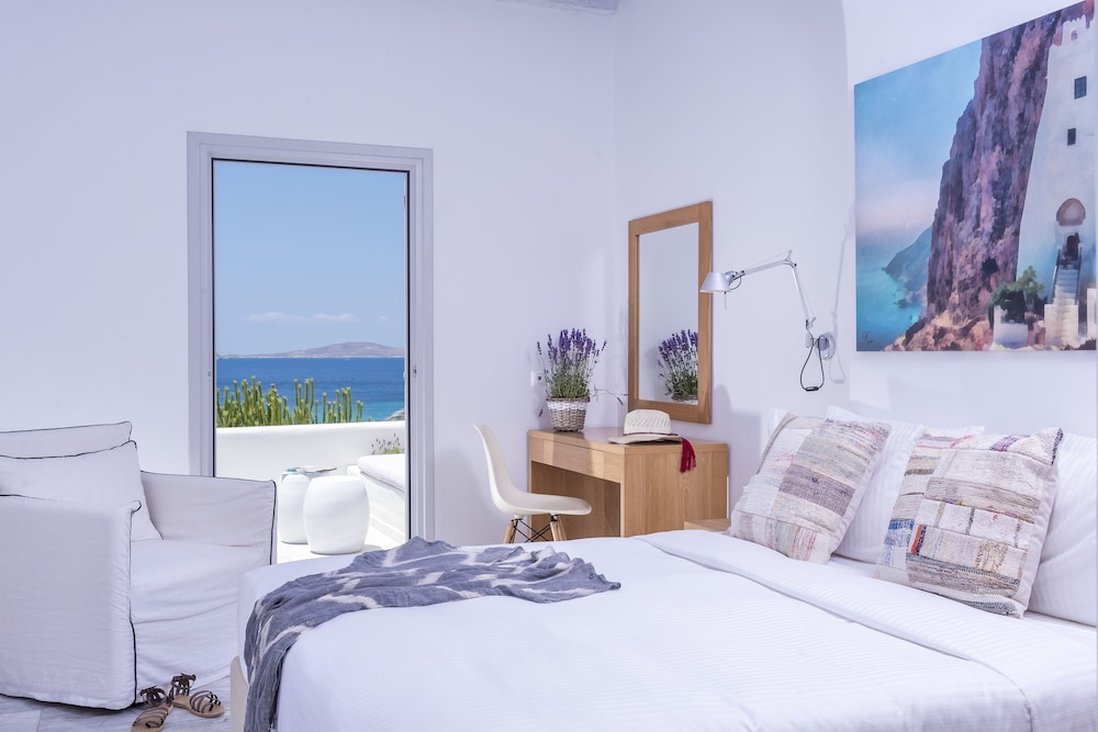 SUPERIOR, SEA VIEW