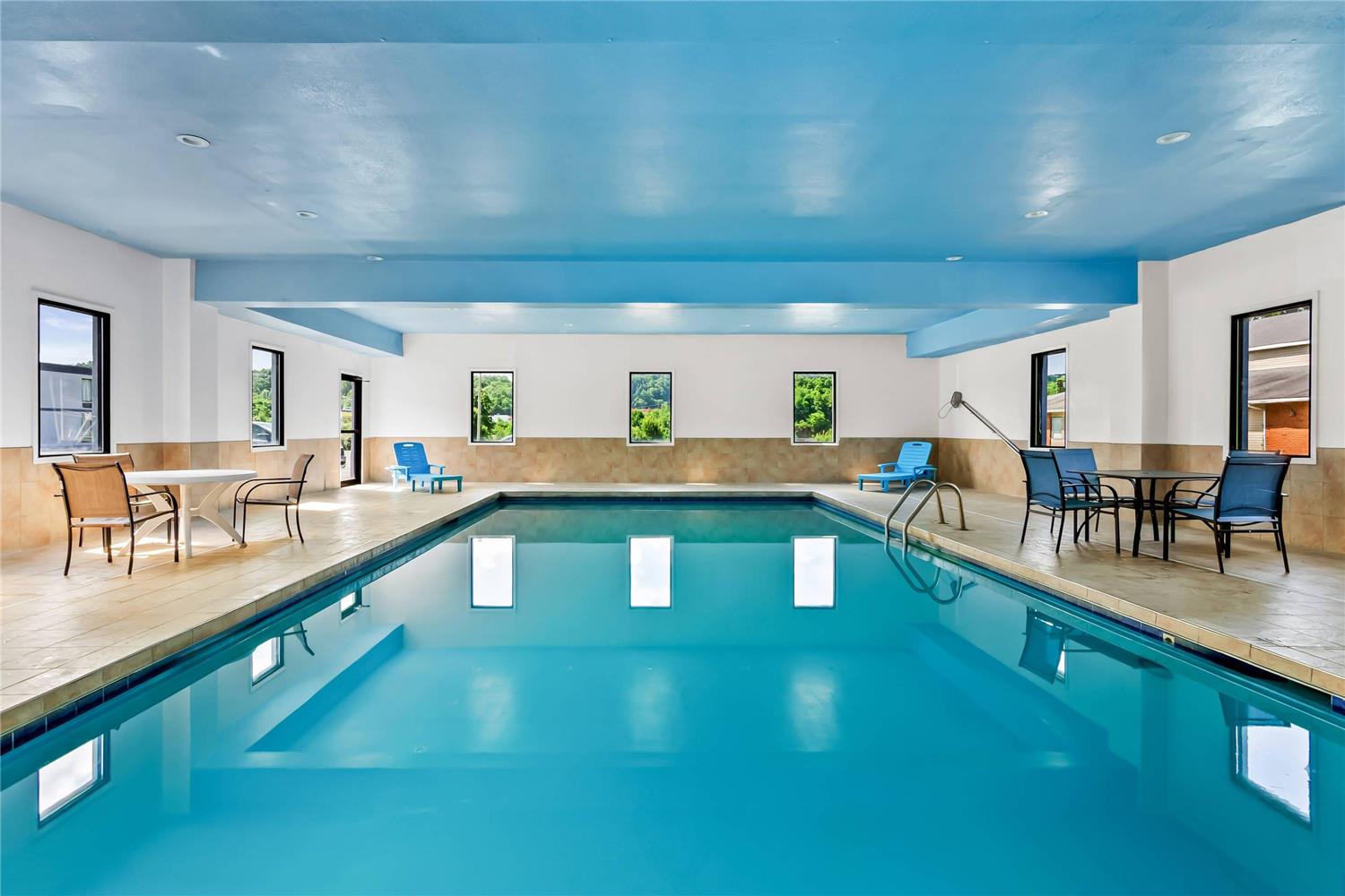 Econo Lodge Mt. Hope - Beckley North 16/28