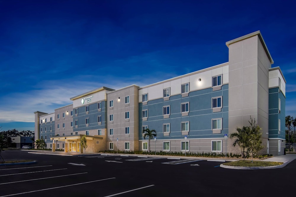 WoodSpring Suites Palm Springs - West Palm Beach, FL 2/44