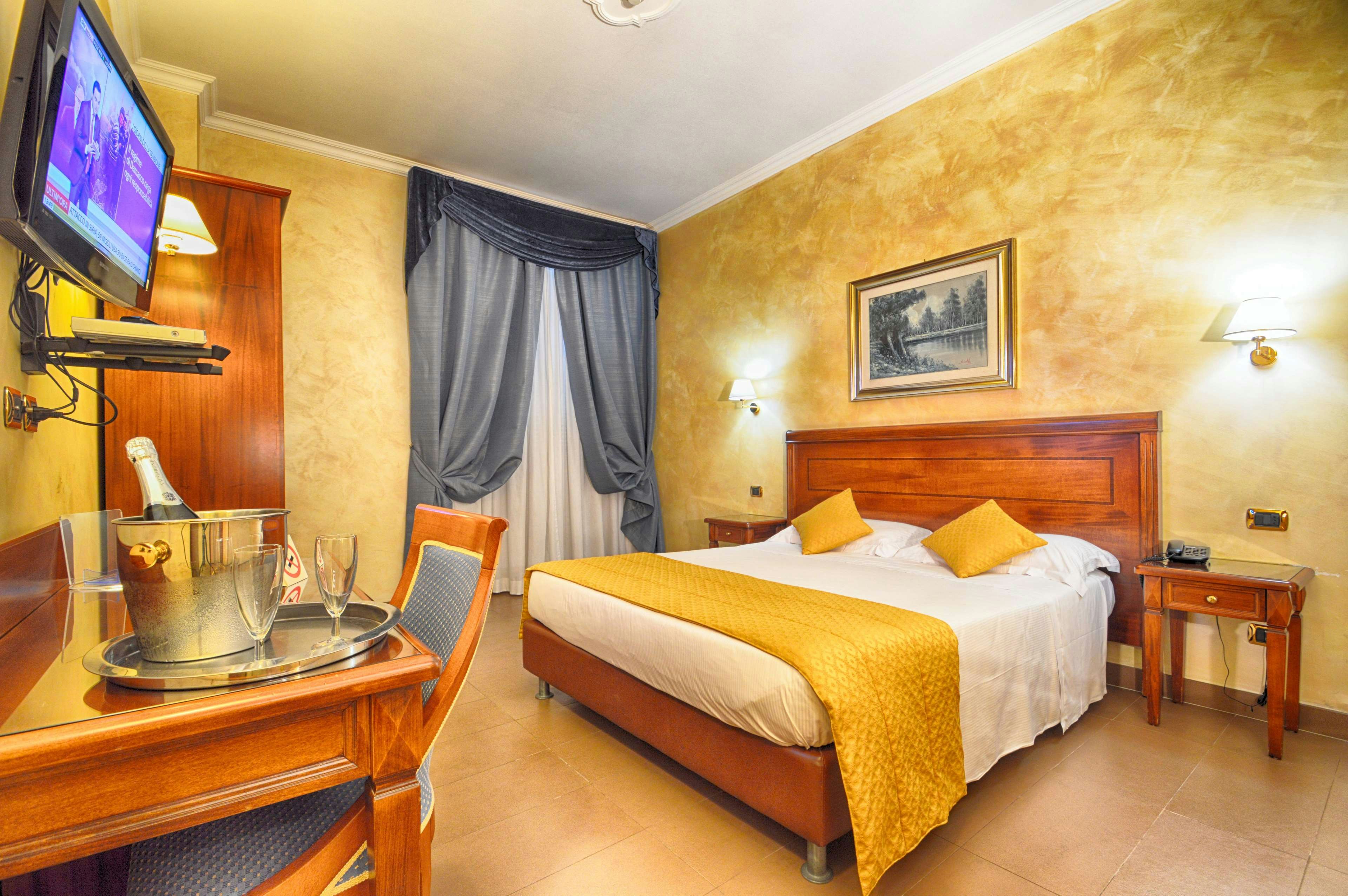 Hotel Montecarlo Roma 5/48