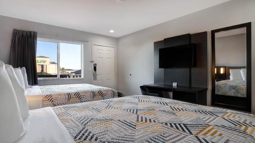 2 Full Beds - Non-Smoking, Micfridge