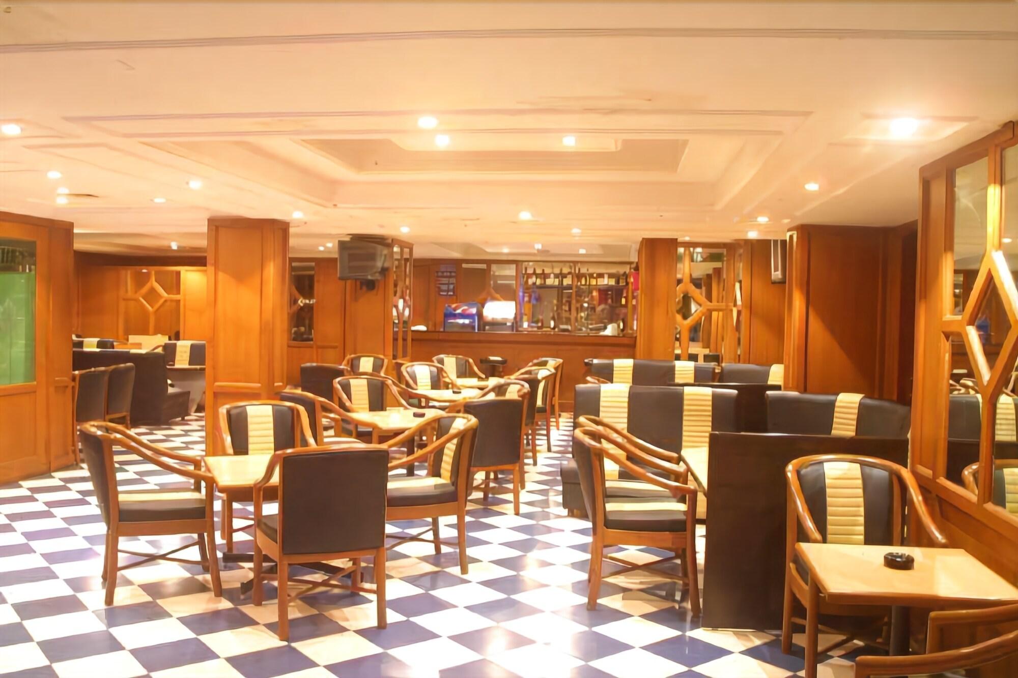 HOTEL MAURYA INTERNATIONAL 7/8