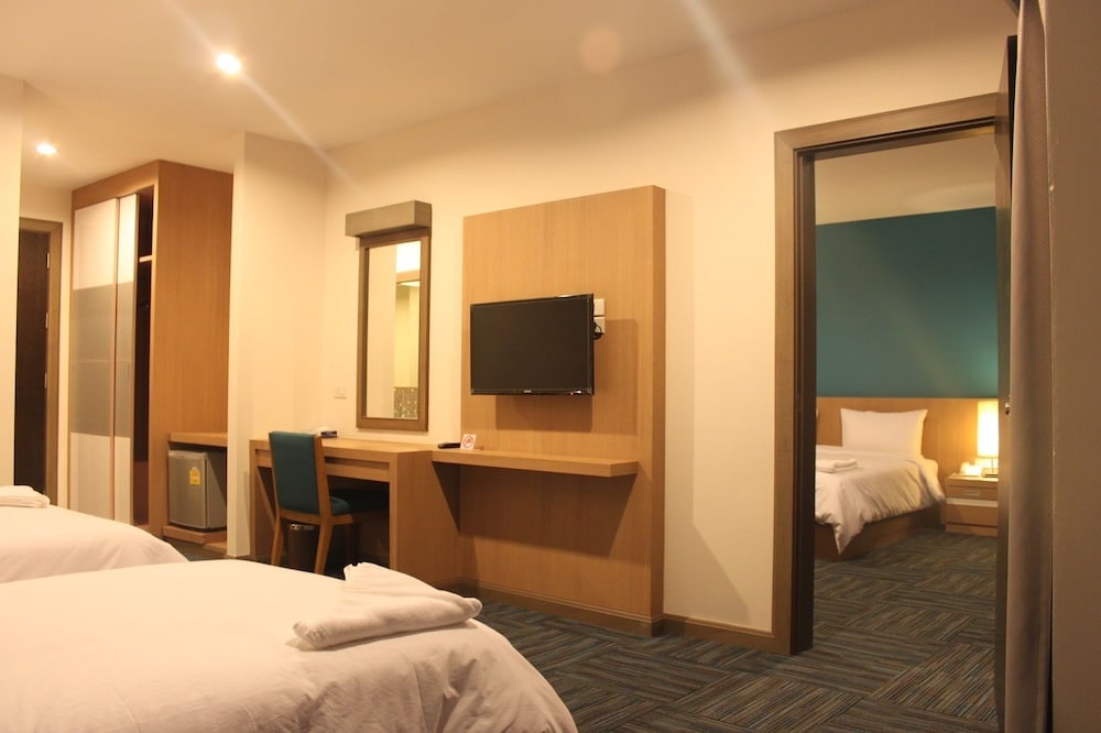 S Tara Grand Hotel 24/44