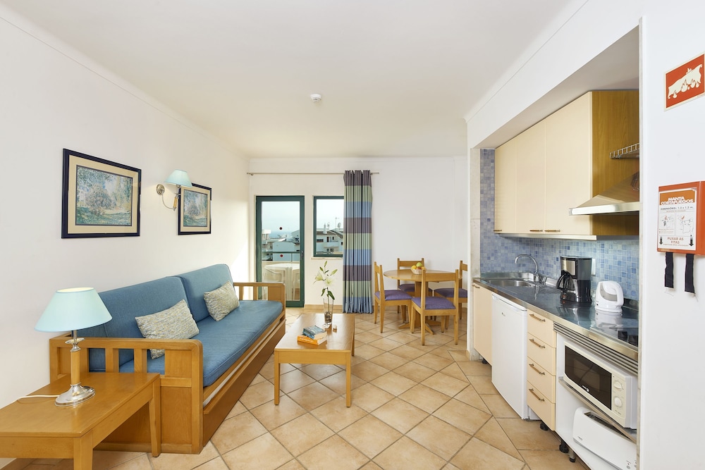 Oceanus Aparthotel 42/63