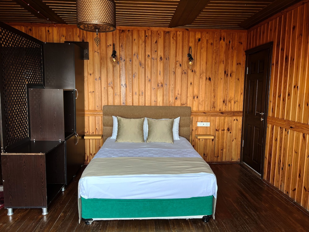 Denizci Hotel 20/48
