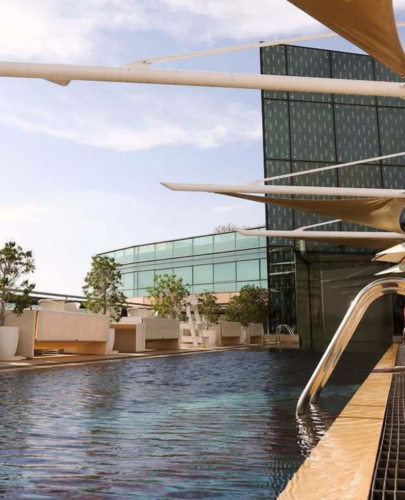 swimming pool spa