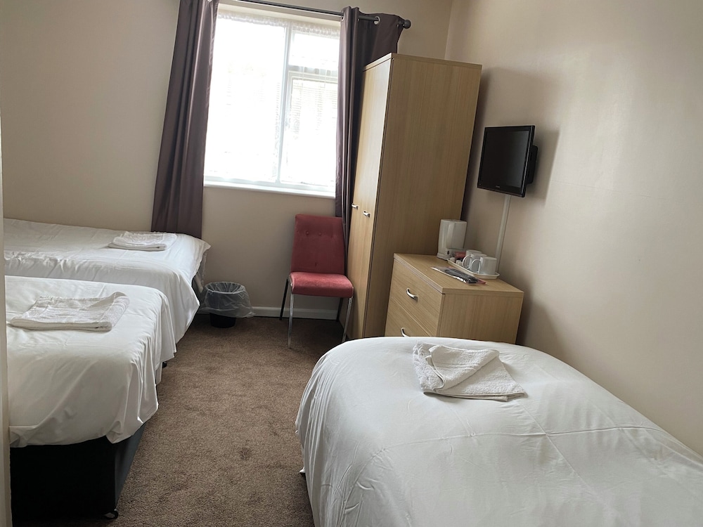 The Arncliffe Hotel 28/50