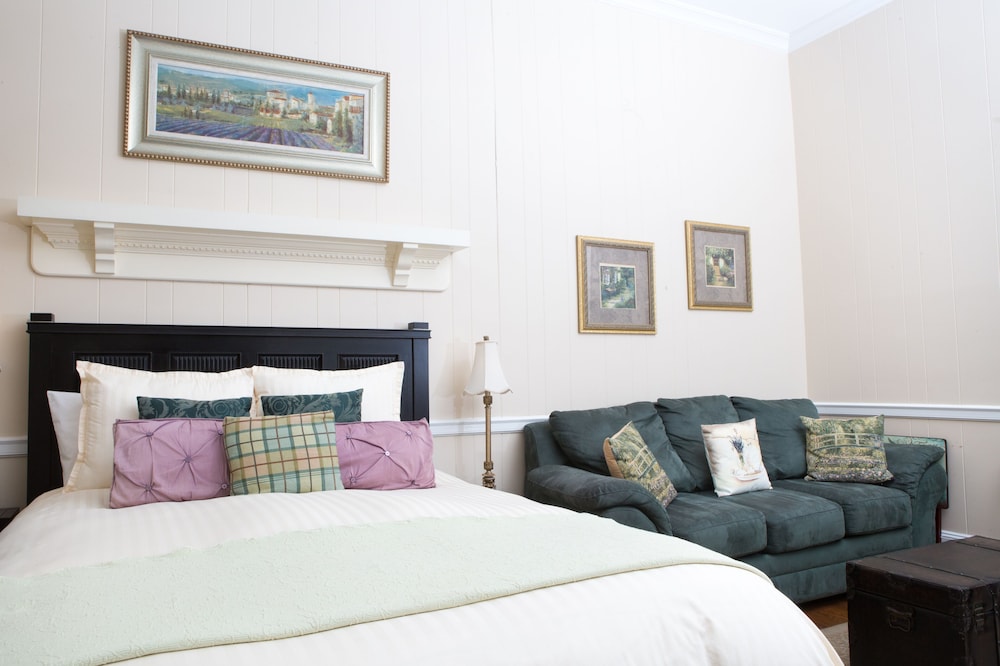 Burke Manor Inn & Pavilion 12/49