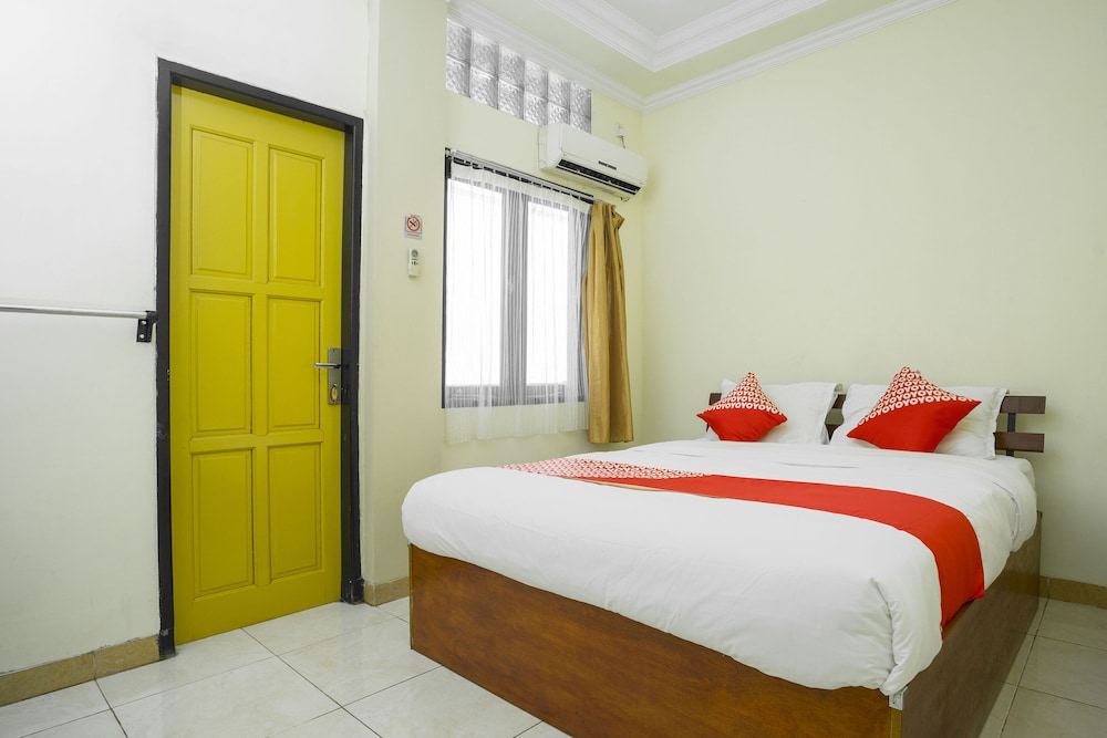 OYO 2319 Tengkawang Residence 18/22