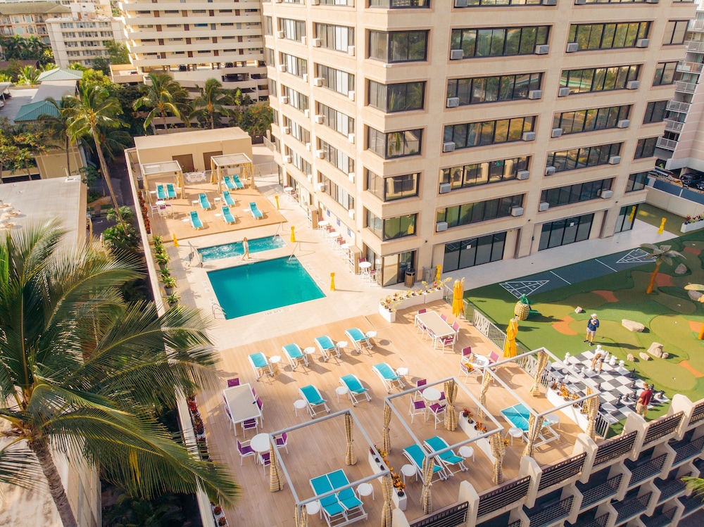 Holiday Inn Express Waikiki 5/77