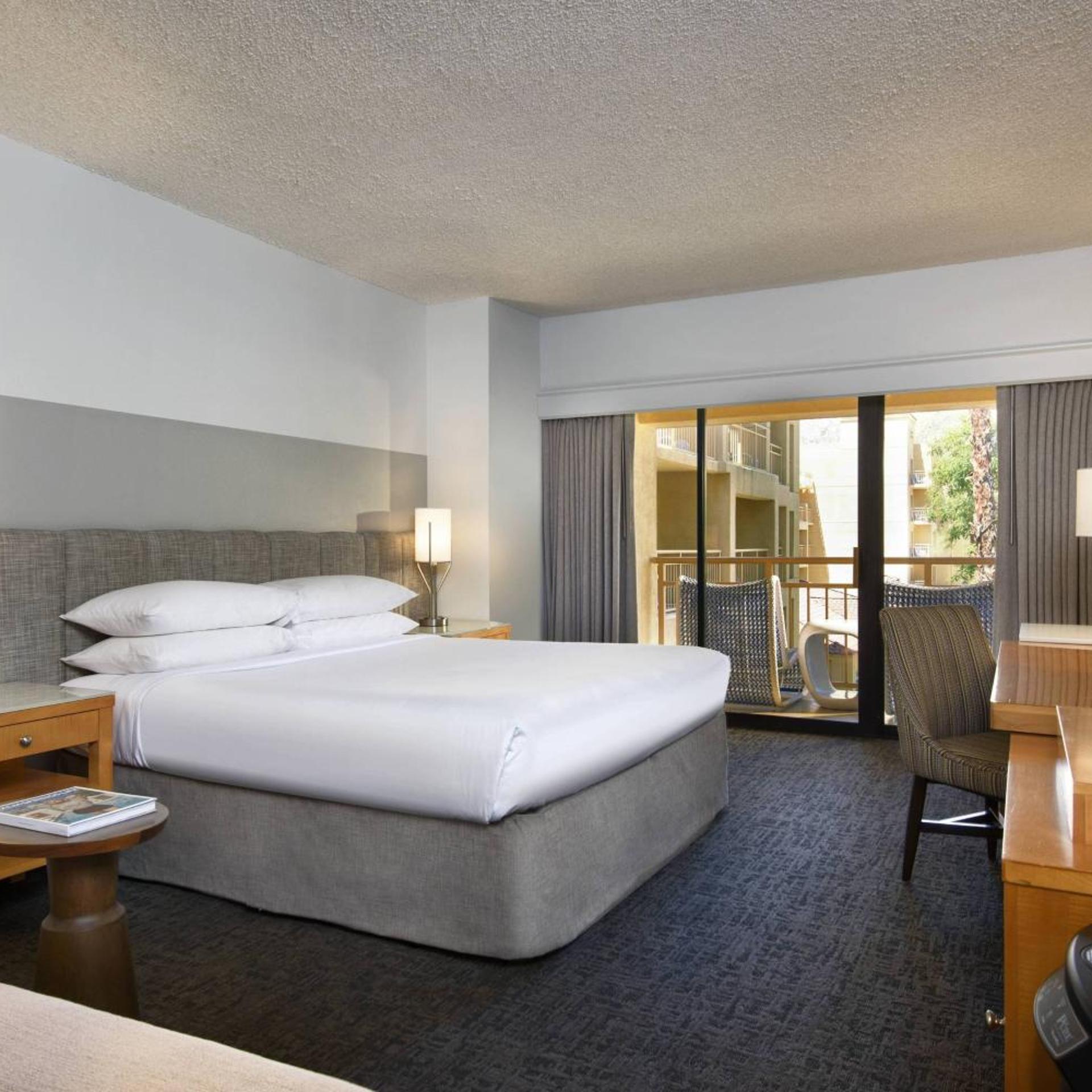 Room, King Bed, Pool View, Allergy Friendly, Balcony