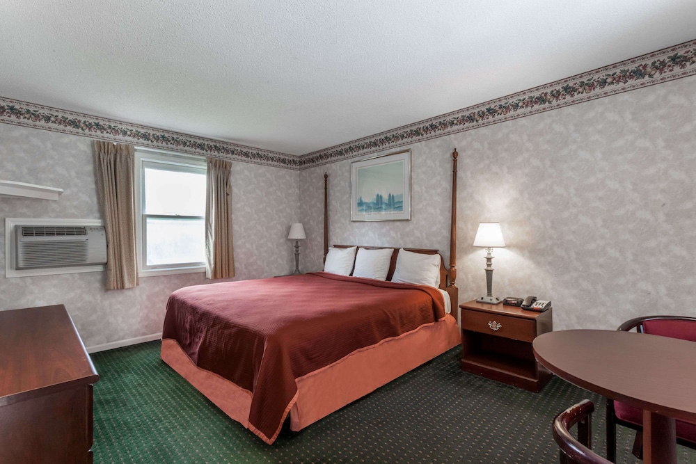 1 Bedroom, Suite, Queen Bed