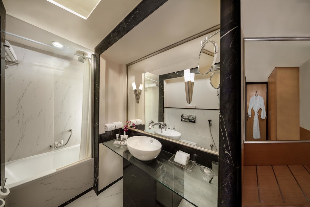 Savoy Suites Hotel Apartments 39/39