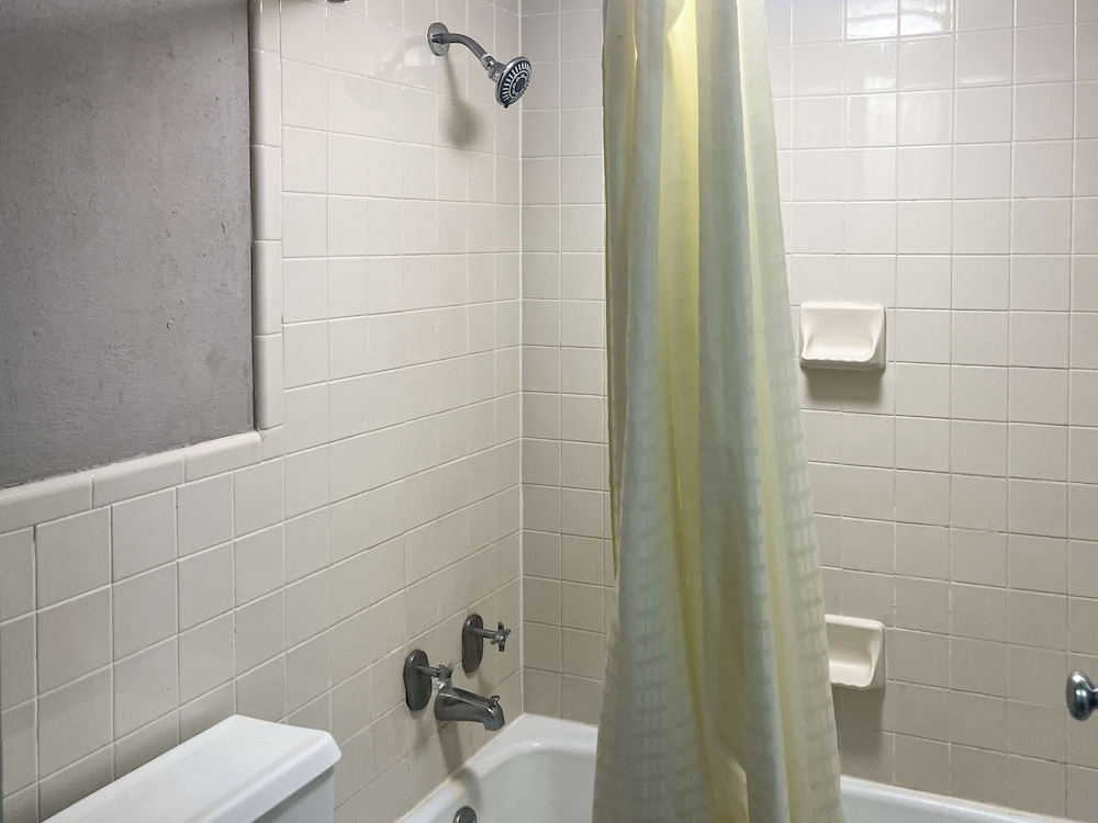 Motel6 Lugoff, SC 27/28