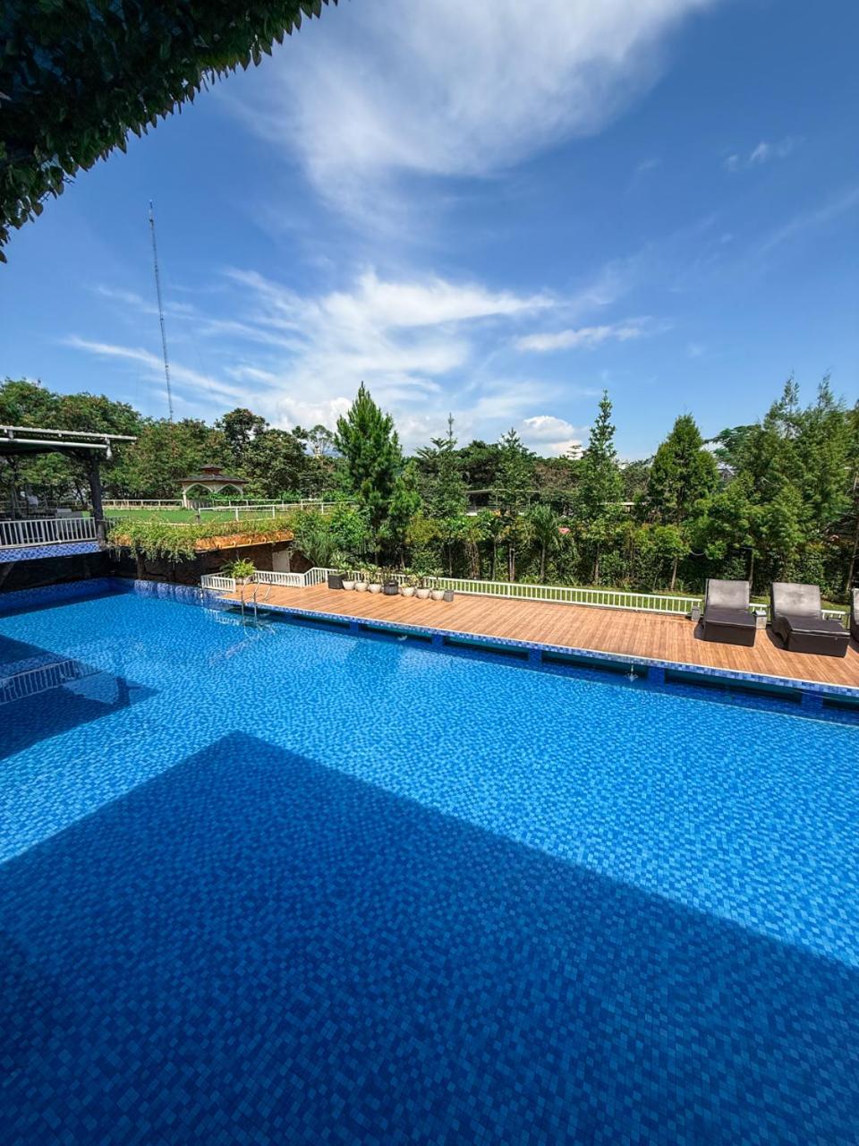 Chevilly Resort And Camp 28/49