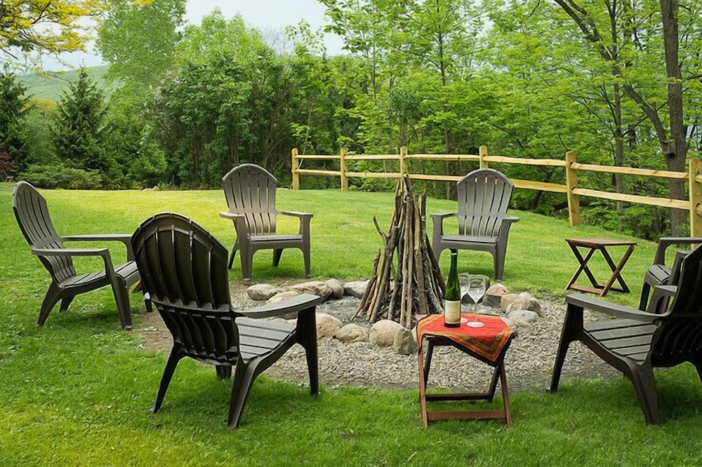 Moonshadow Bed and Breakfast 50/69