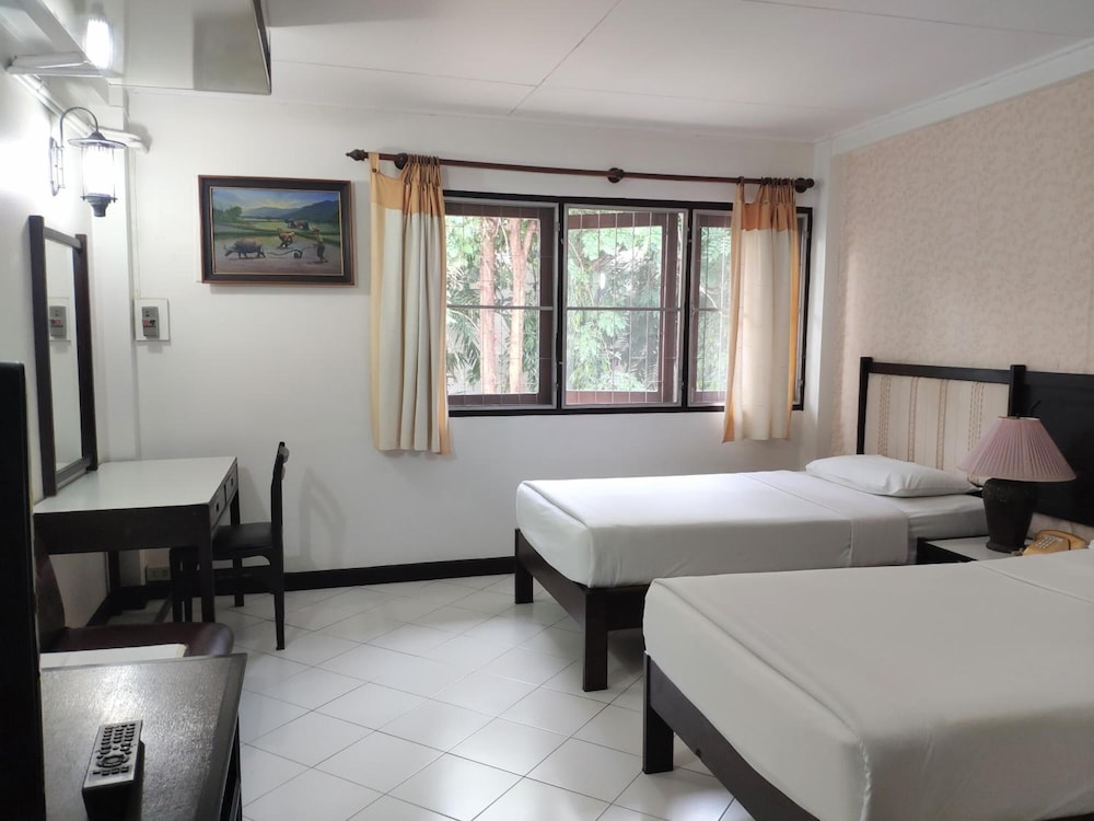 Changpuak Hotel 30/53