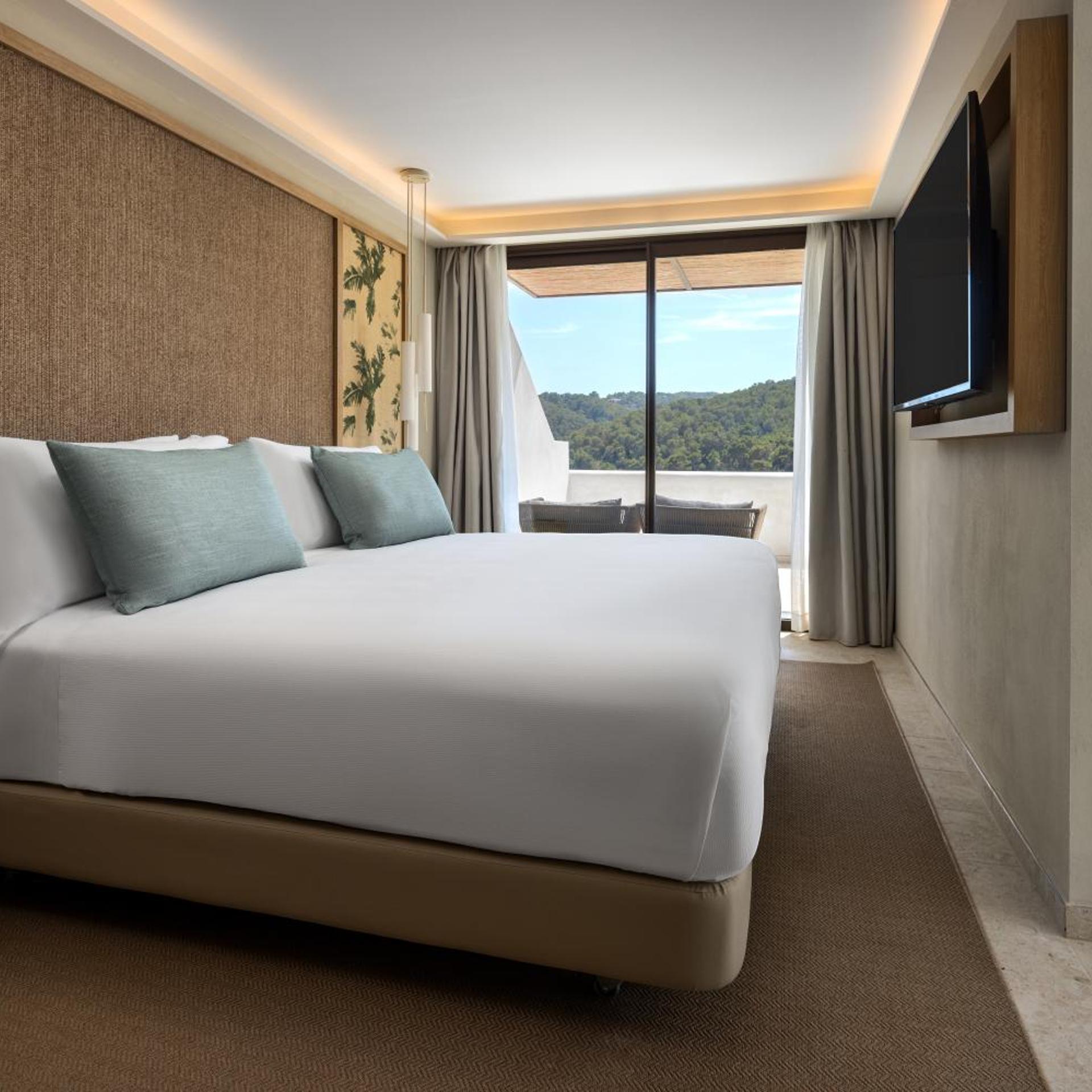 Club, Junior Suite, King Bed, Terrace, Bathtub