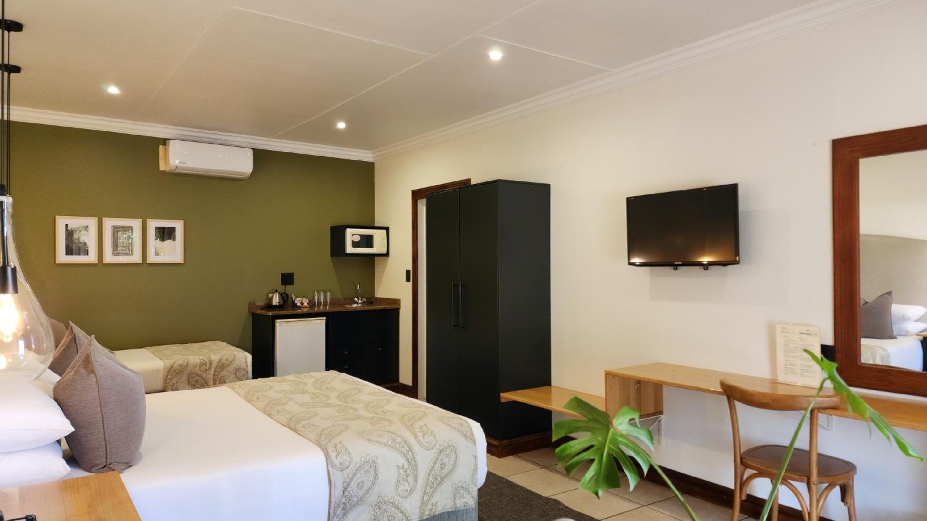 Shonalanga Lodge 8/22