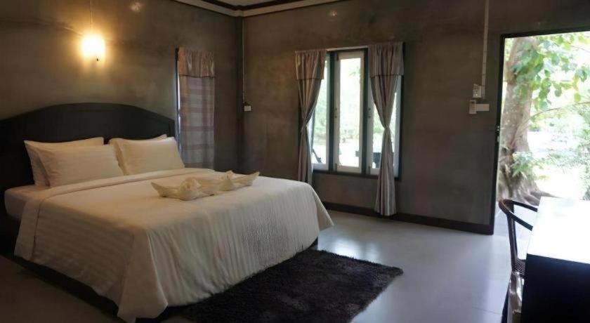 V Valley Resort 6/55