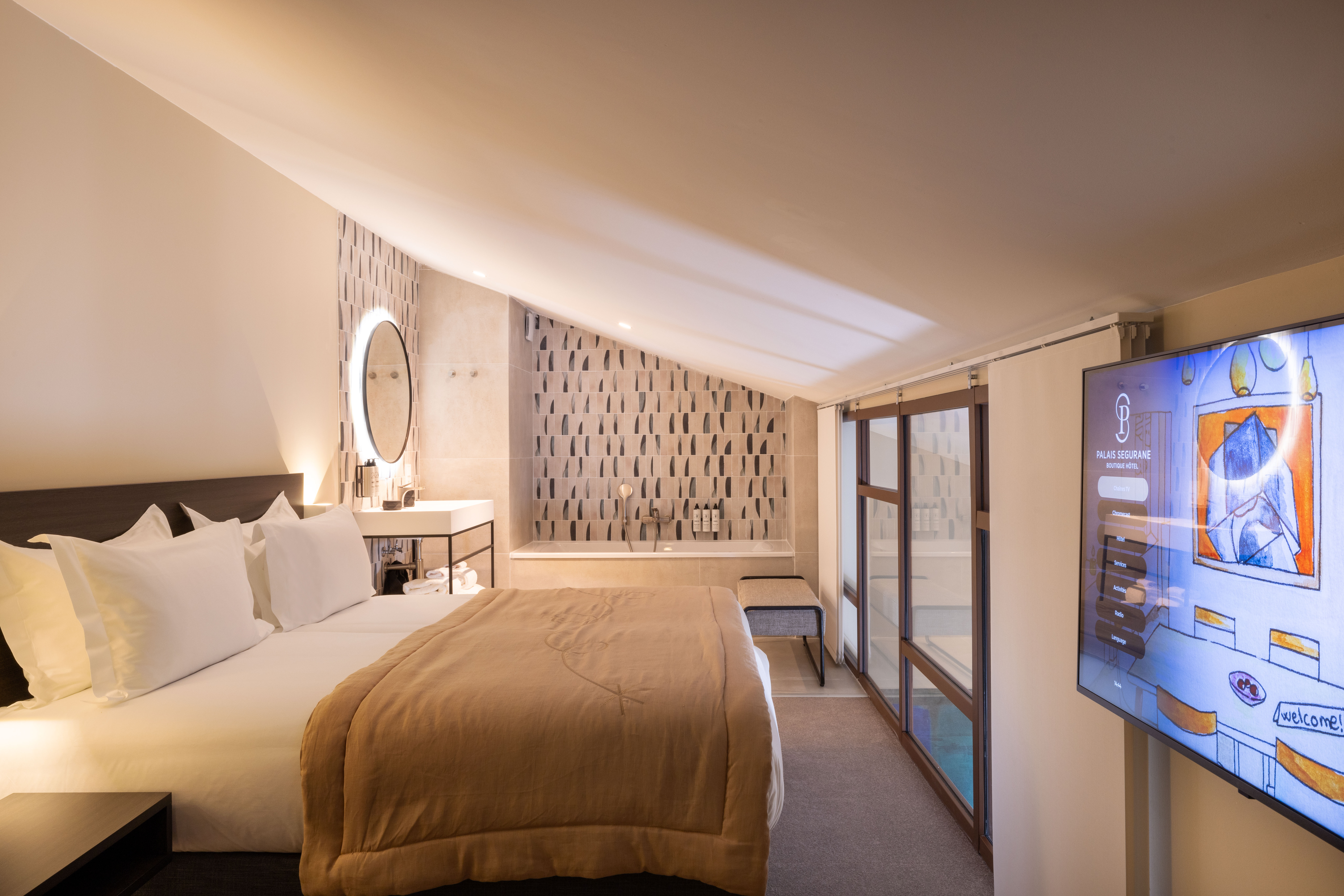 Mezzanine, Prestige, Suite