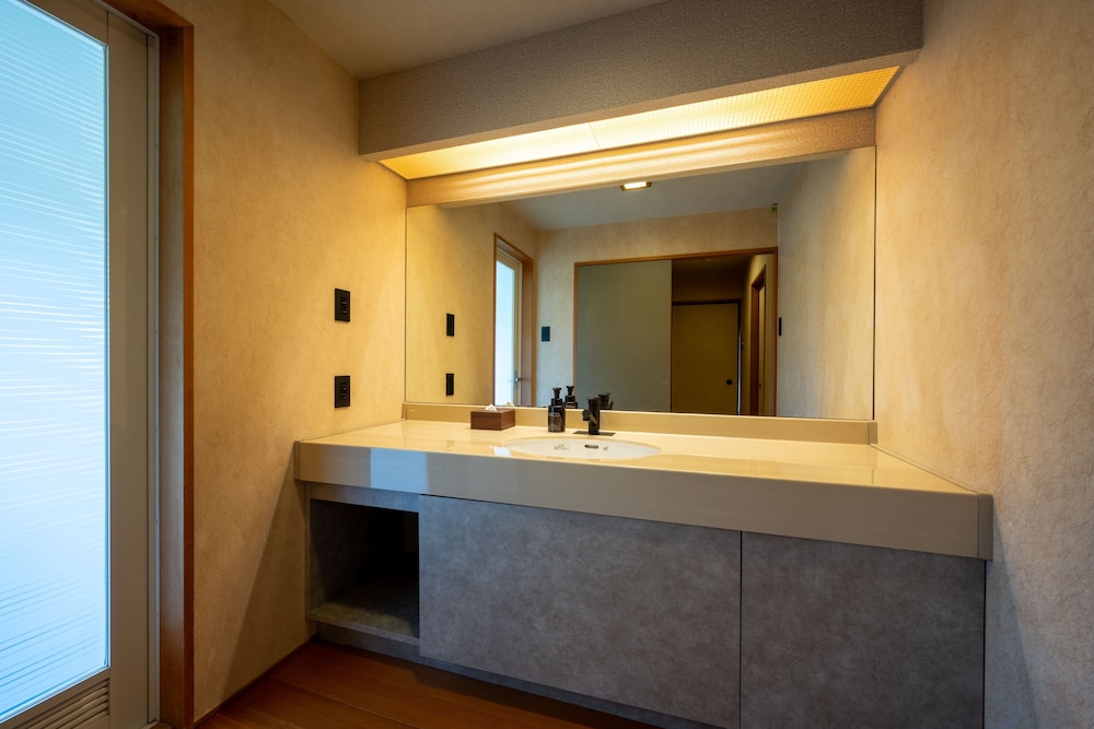 Royal Hotel Yamanaka Onsen Kajikaso 9/53