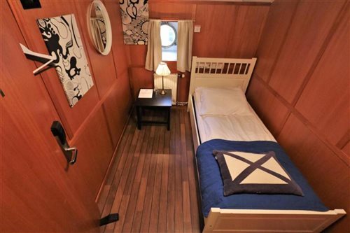 Room, Single, Shared Bathroom