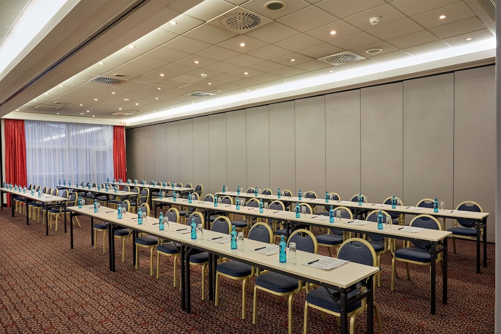 H+ HOTEL LEIPZIG HALLE 46/54