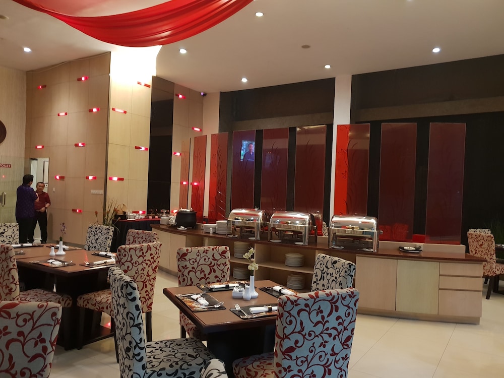 Scarlet Kebon Kawung Hotel 65/71