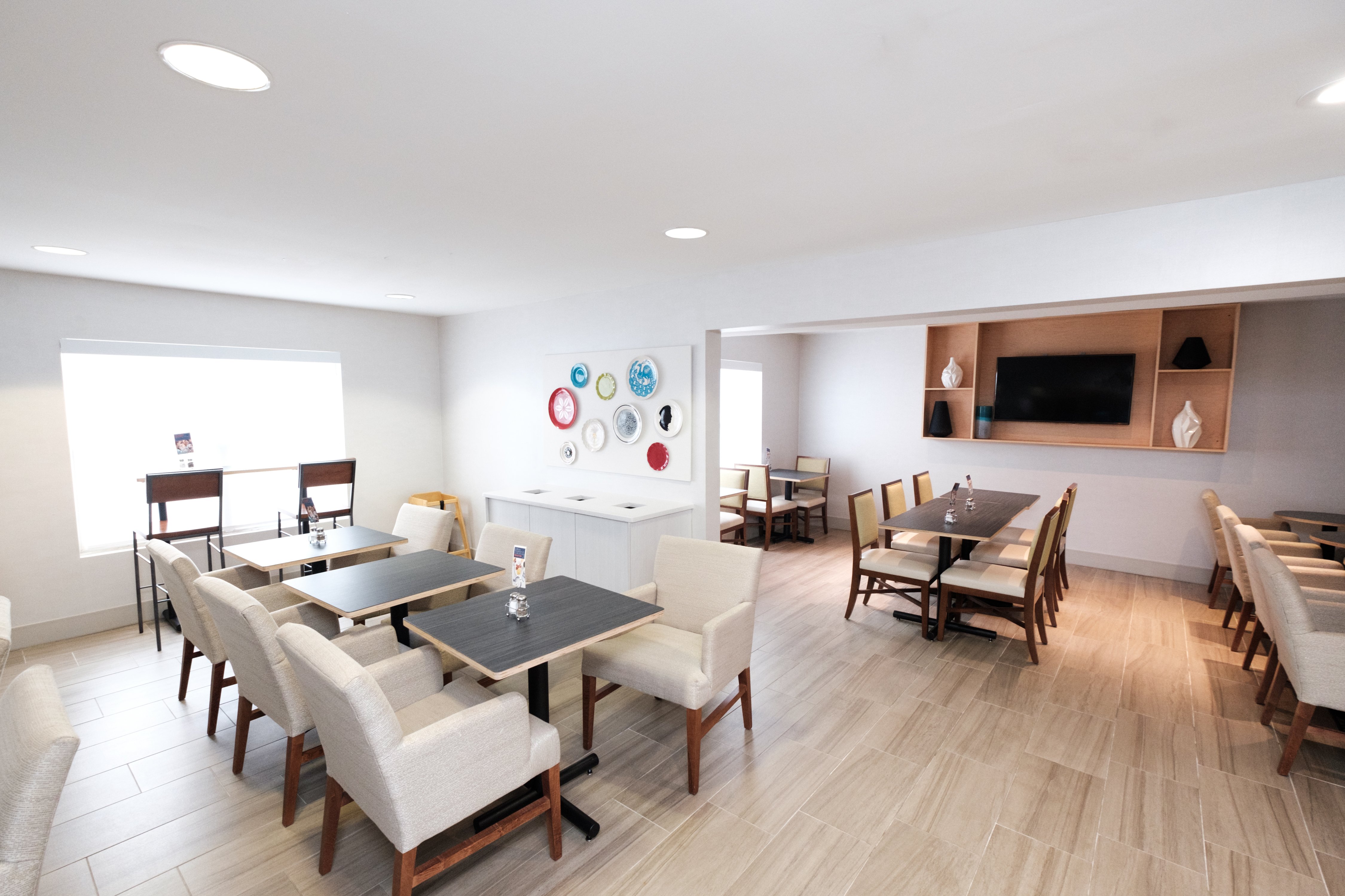 Holiday Inn Express Alpharetta Roswell 40/68